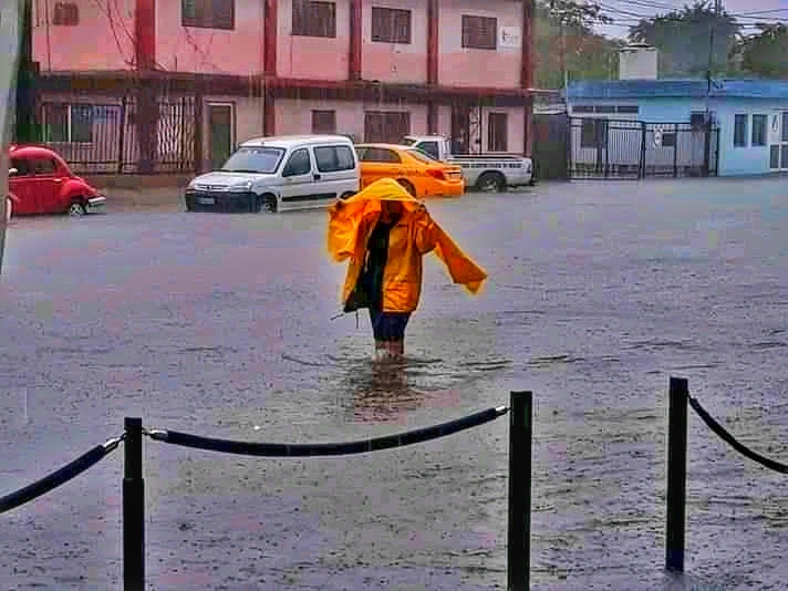 Intensas lluvias provocan inundaciones en Santiago de Cuba