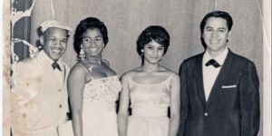 Celia Cruz (segunda de izquierda a derecha) fue una de las ganadoras de La Corte Suprema del Arte. En la imagen, además, Rolando Laserie, Lucecita Pérez y Lucho Gatica