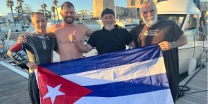 Dos nadadores cubanos cumplen reto de cruzar el Estrecho de Gibraltar